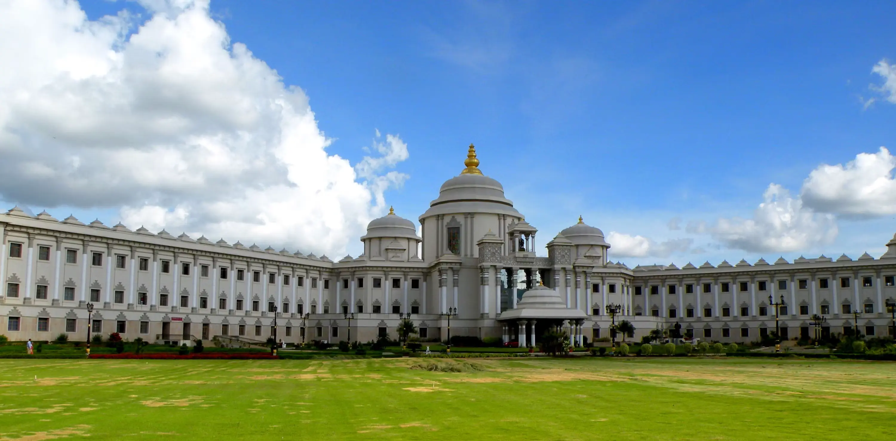 A couple in Bangalore, Pinnaya, the verified dating app for Bangalore professionals