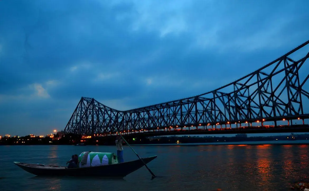 A couple in Kolkata, Pinnaya, the verified dating app for Kolkata professionals